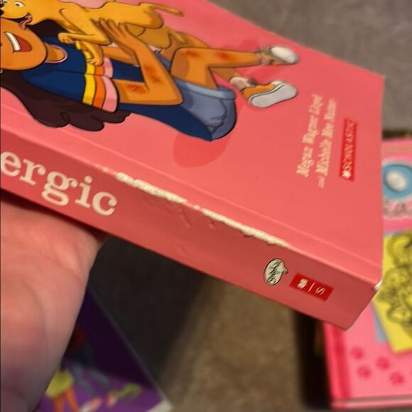 Dork Diaries Graphic Novel set - Picture 6 of 8